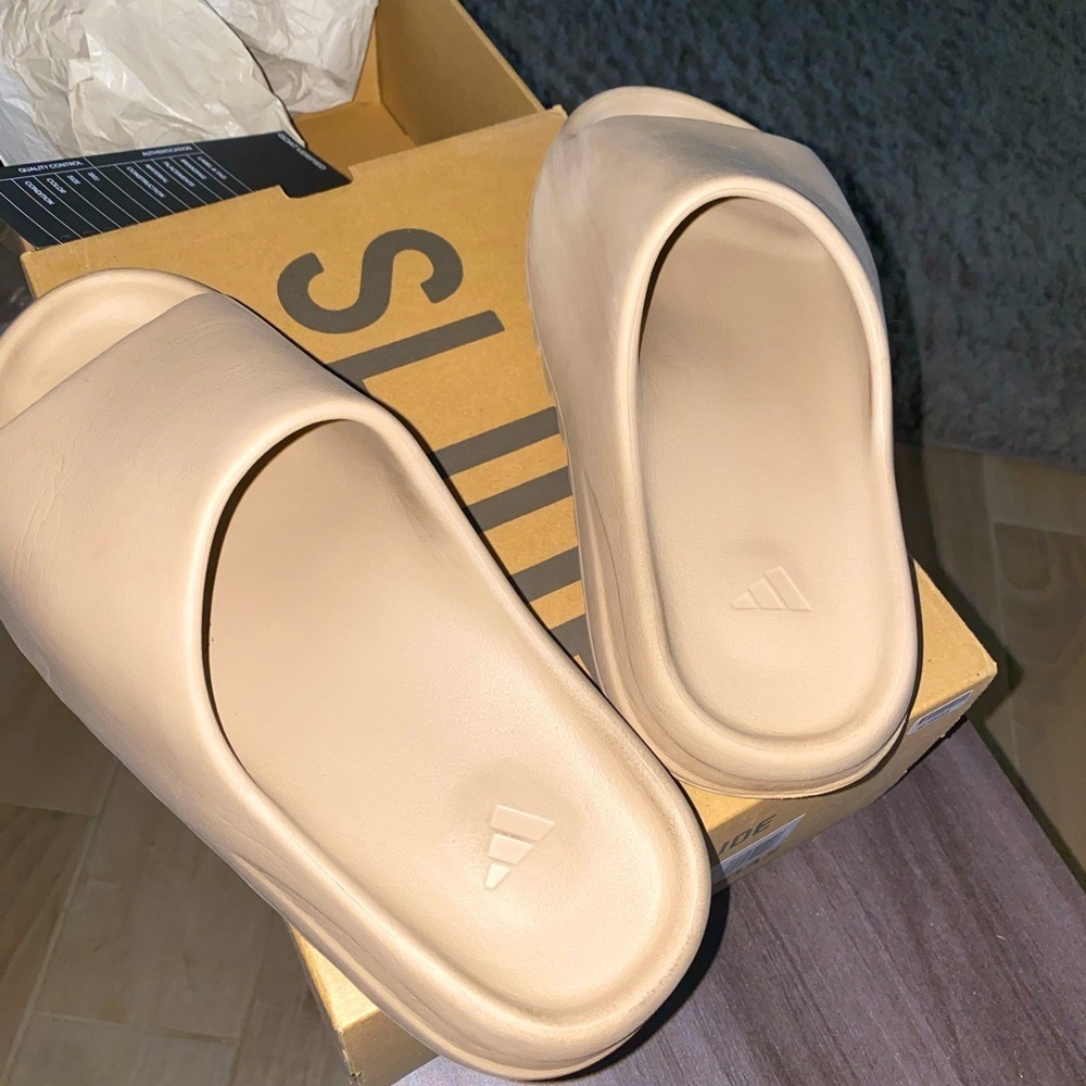YEEZY Slides in “pure” US Men 10 - Picture 2 of 5